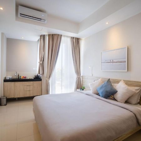 Bali Bustle Pararaton Coliving And Coworking Space Legian  Bagian luar foto