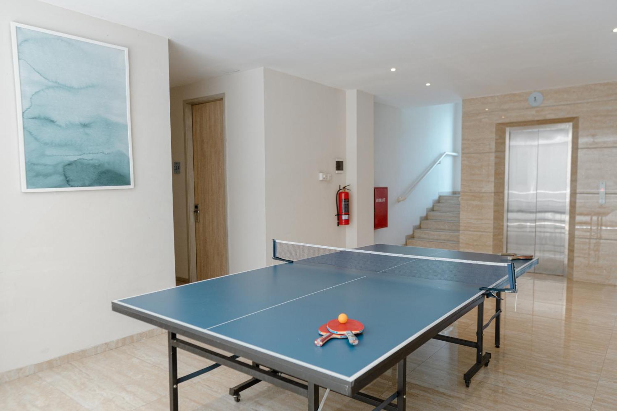 Bali Bustle Pararaton Coliving And Coworking Space Legian  Bagian luar foto