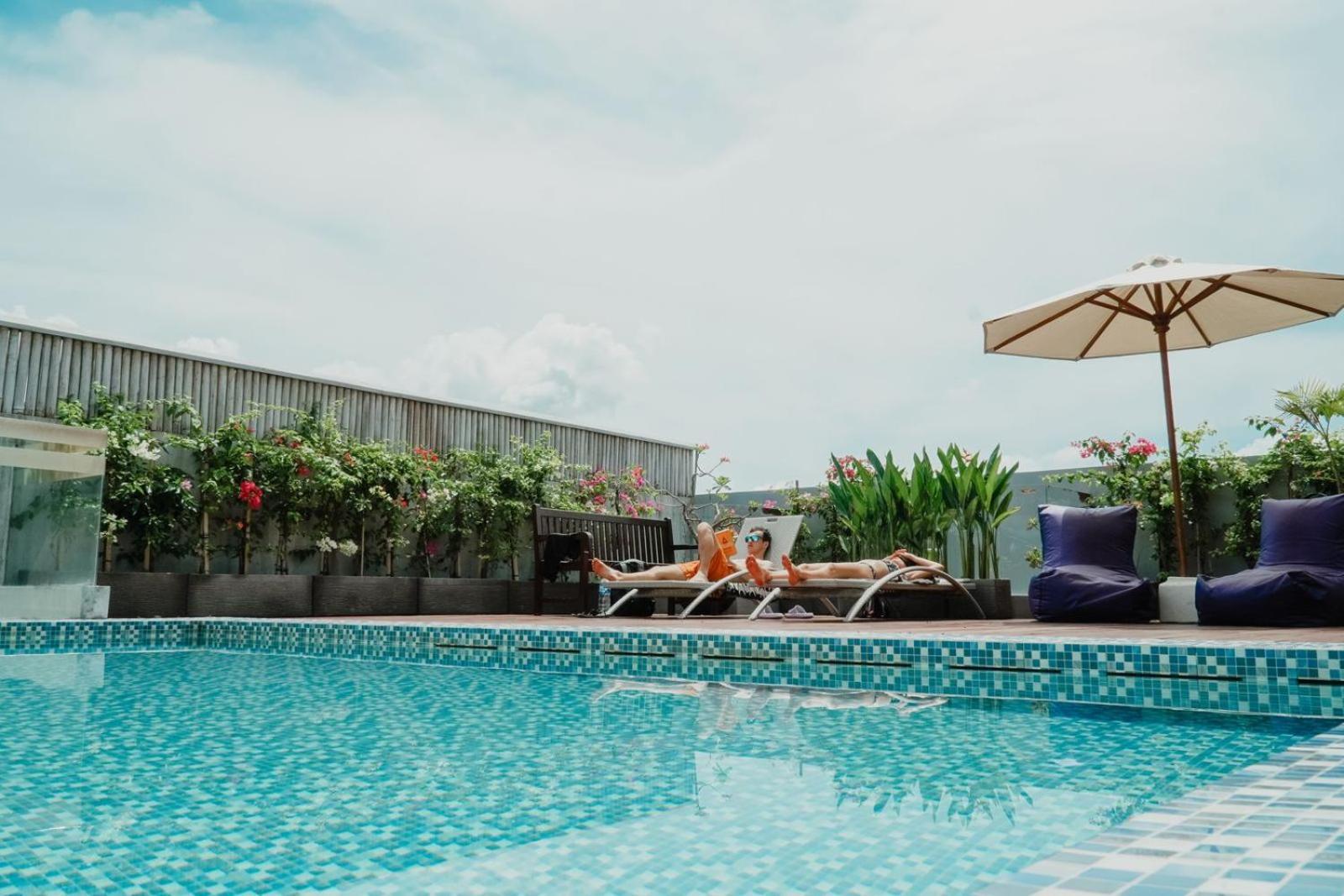 Bali Bustle Pararaton Coliving And Coworking Space Legian  Bagian luar foto